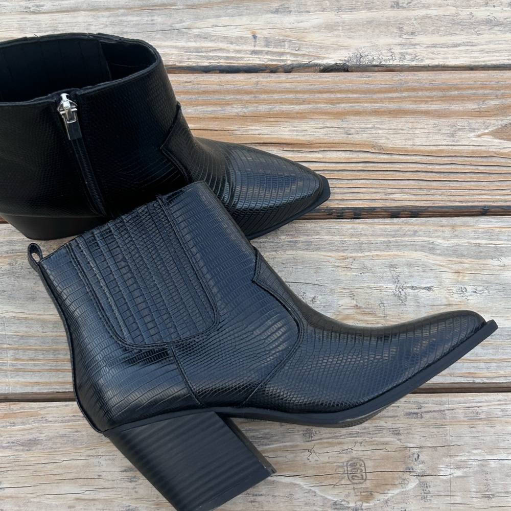 Sleek Black Ankle Boots with Block Heel